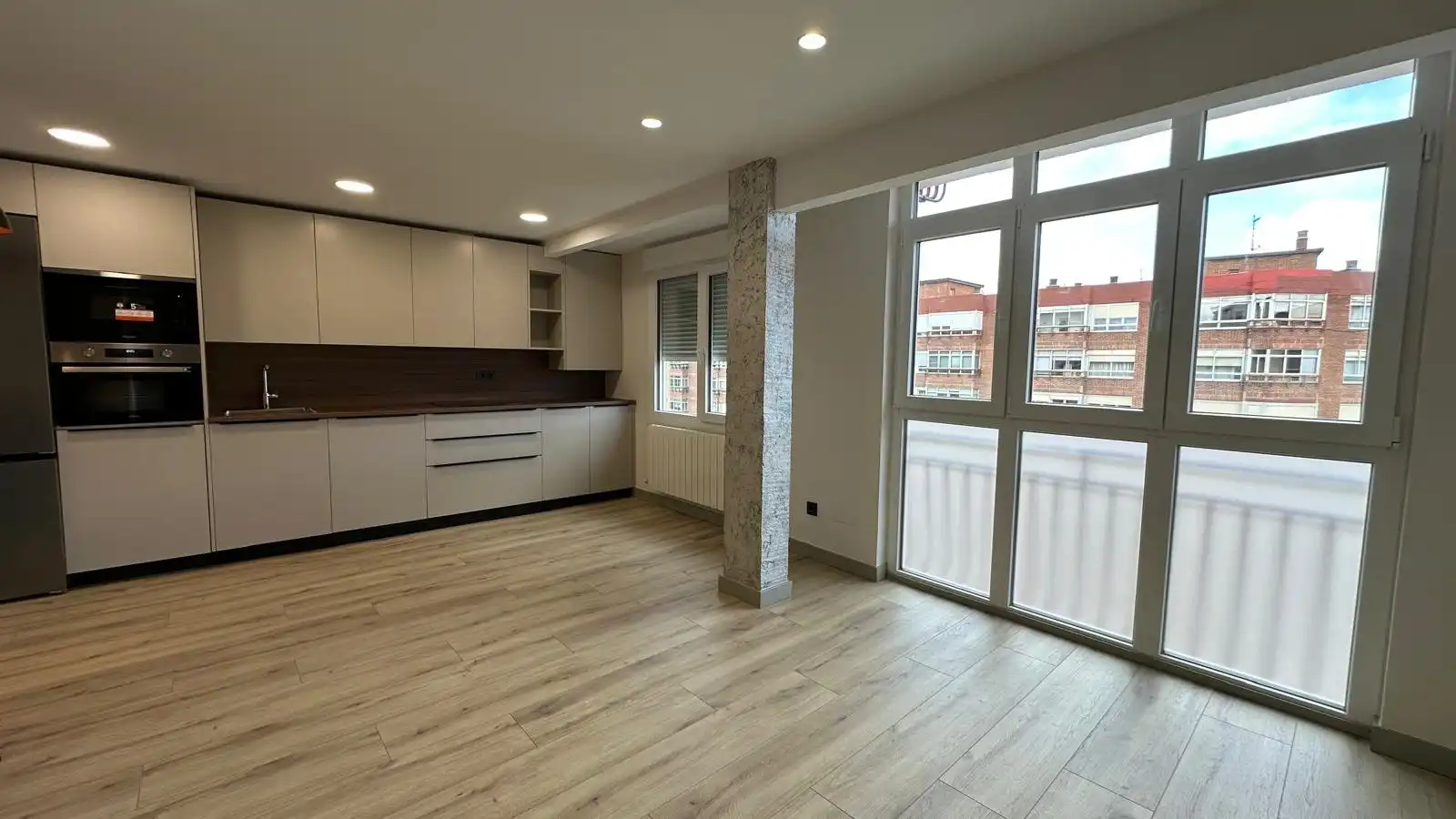Piso en venta en Avenida de los Derechos Humanos, Gamonal - San Bruno - G9, Capiscol - Gamonal, Burgos Capital