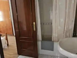 Baño de Casa adosada en venta en Coslada con Aire acondicionado, Calefacción y Jardín privado