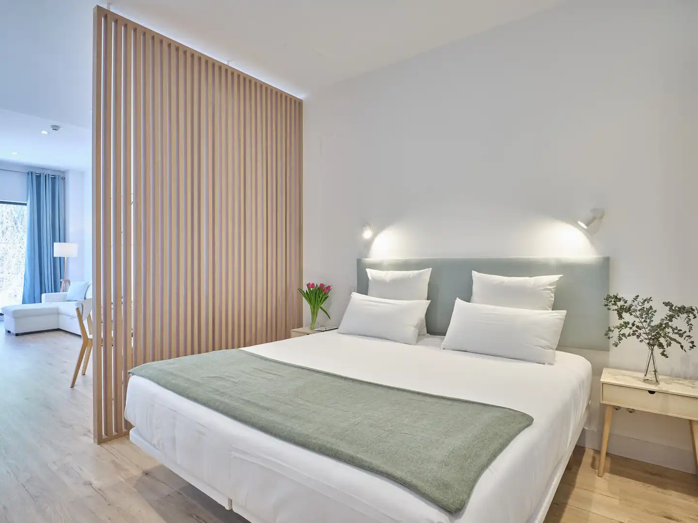 Bedroom of Apartments for rent in Madrid  with Air Conditioner, Parquet flooring and Furnished
