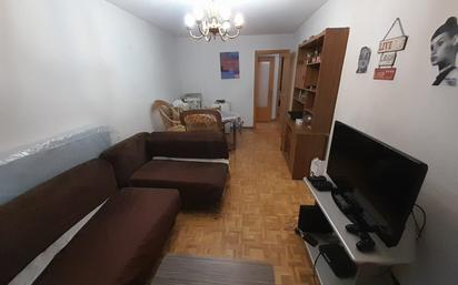 Living room of Flat for sale in Salamanca Capital  with Balcony