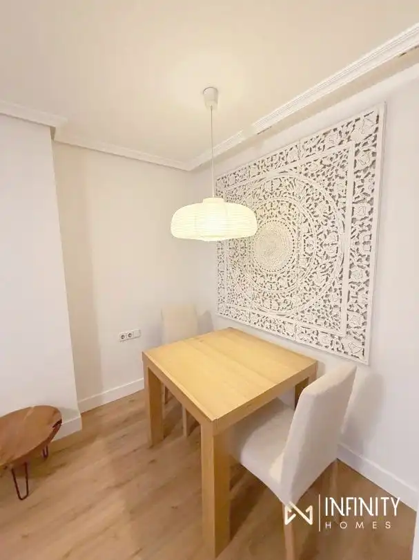 Comedor de Piso en venta en Bilbao  con Calefacción, Terraza y Balcón