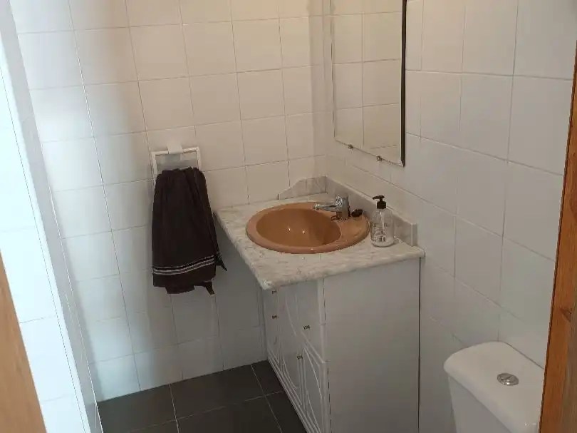 Baño de Local de alquiler en Arroyomolinos (Madrid) con Amueblado, Internet y Alarma