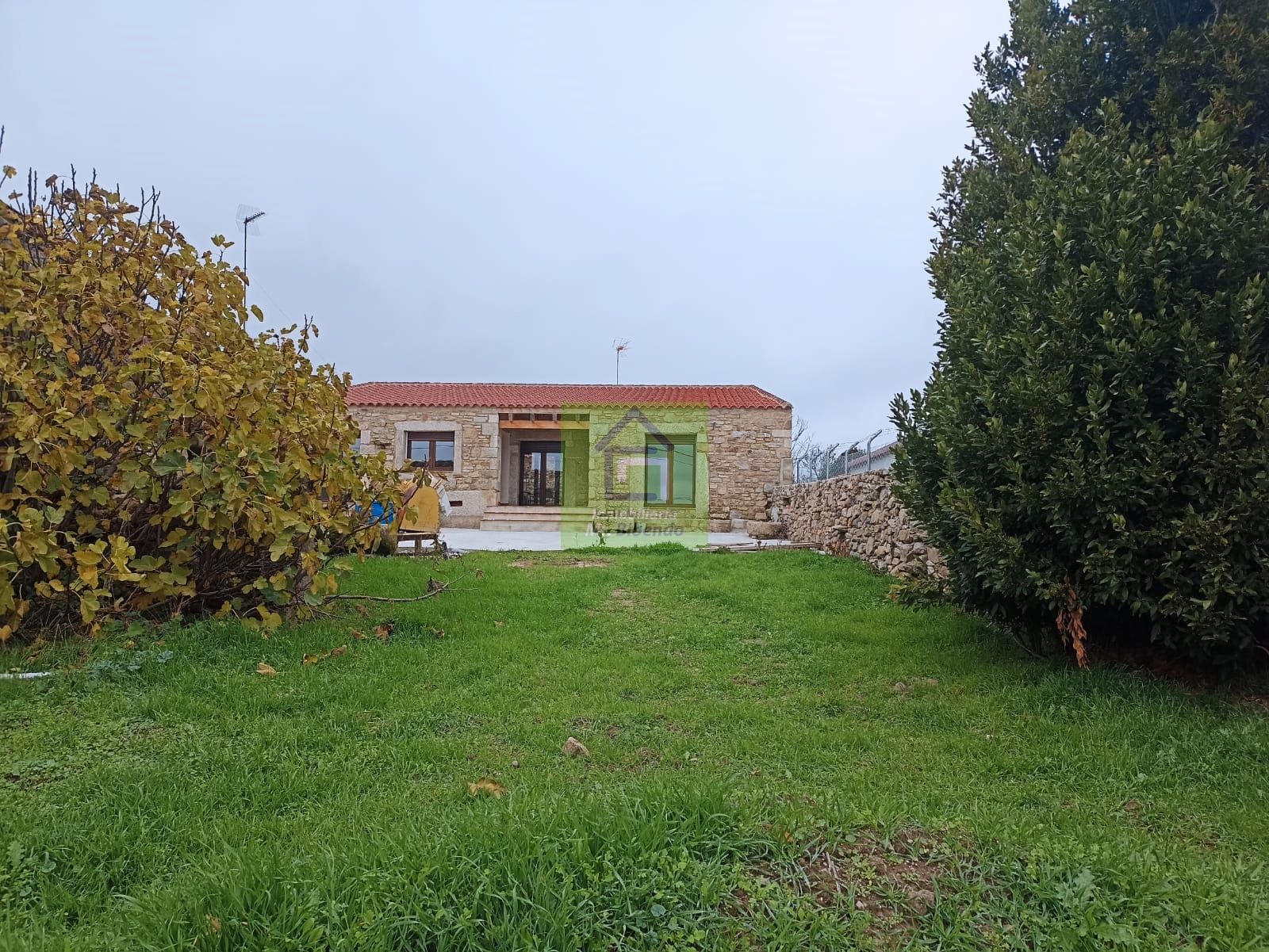 Vista exterior de Casa o xalet en venda en Luelmo amb Calefacció i Terrassa