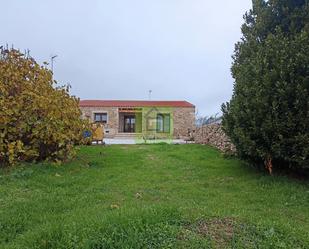 Vista exterior de Casa o xalet en venda en Luelmo amb Calefacció i Terrassa