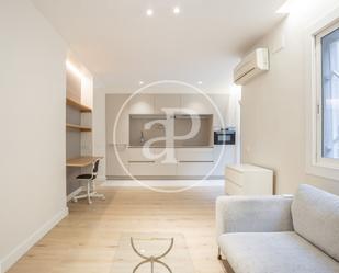 Living room of Flat to rent in  Barcelona Capital  with Air Conditioner, Heating and Furnished