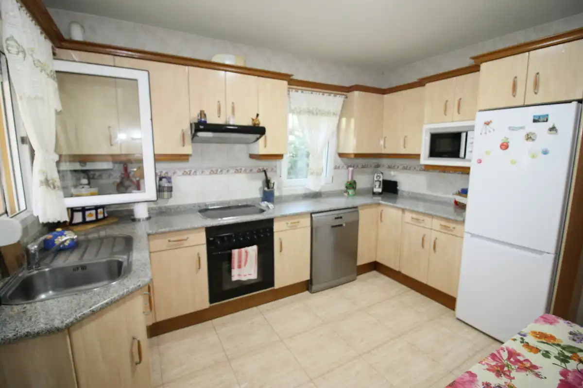 Cocina de Casa o chalet en venta en Mombeltrán con Calefacción, Jardín privado y Terraza