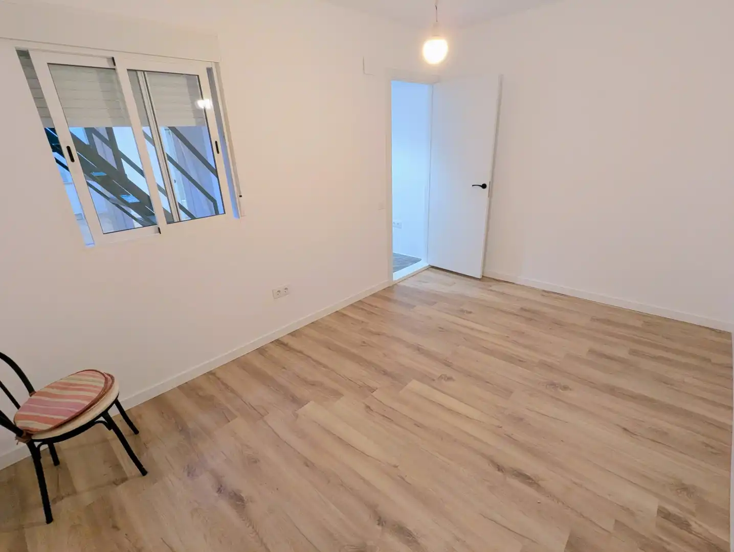Loft zum Verkauf in Barcelona mit Klimaanlage, Heizung und Parkett