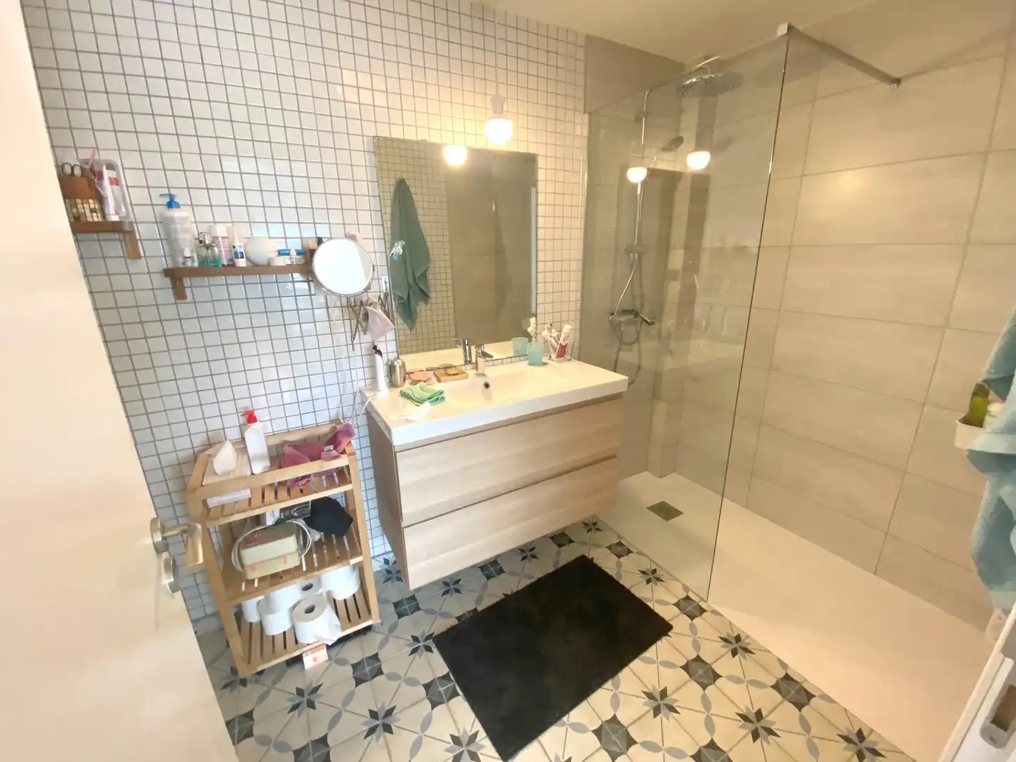 Badezimmer von Wohnung zur Miete in Barcelona mit Heizung, Parkett und Möbliert