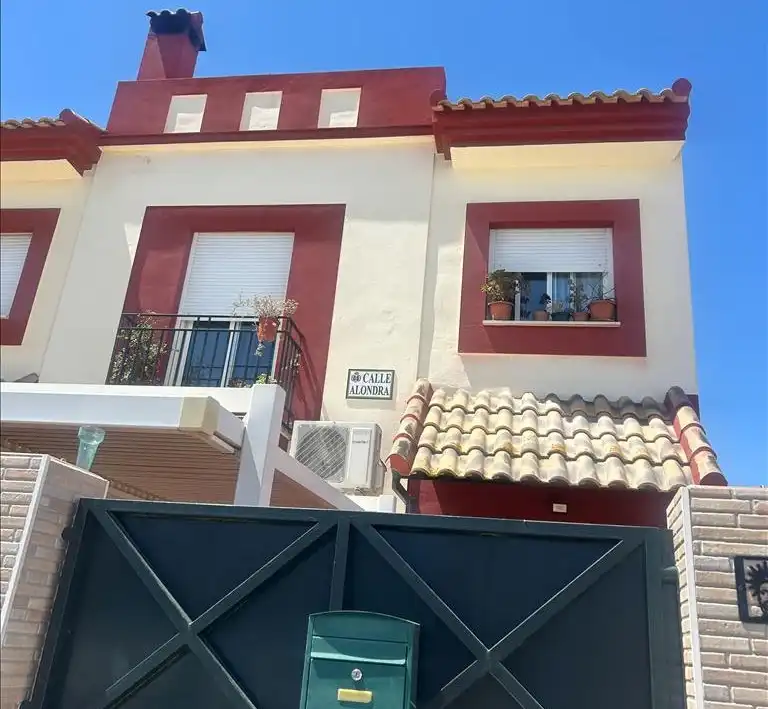Vista exterior de Piso en venta en Trigueros con Balcón