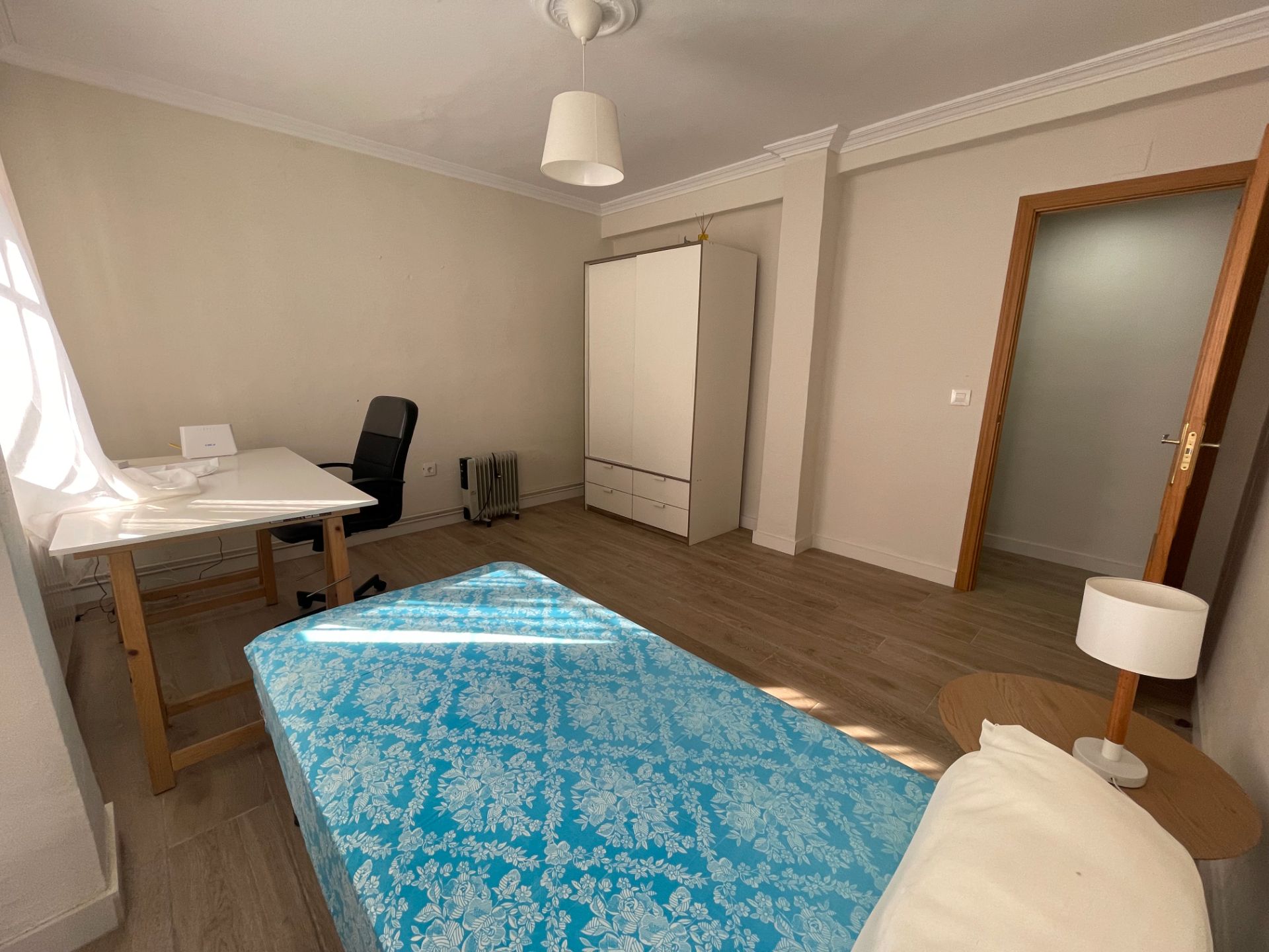 Bedroom of Flat to rent in Badajoz Capital  with Heating, Parquet flooring and Furnished