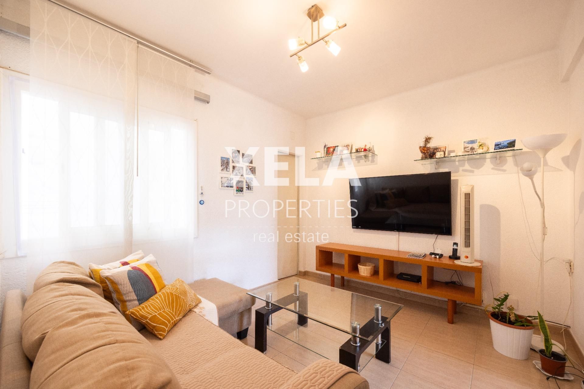 Sala d'estar de Pis en venda en Badalona amb Aire condicionat