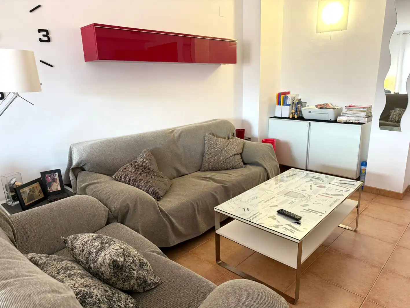 Sala d'estar de Pis de lloguer en Roquetas de Mar amb Aire condicionat, Terrassa i Moblat