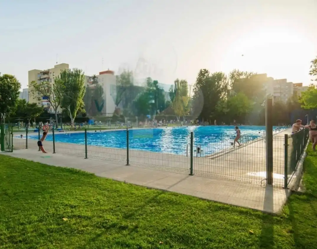 Piscina de Piso en venta en Sur - PAU 4