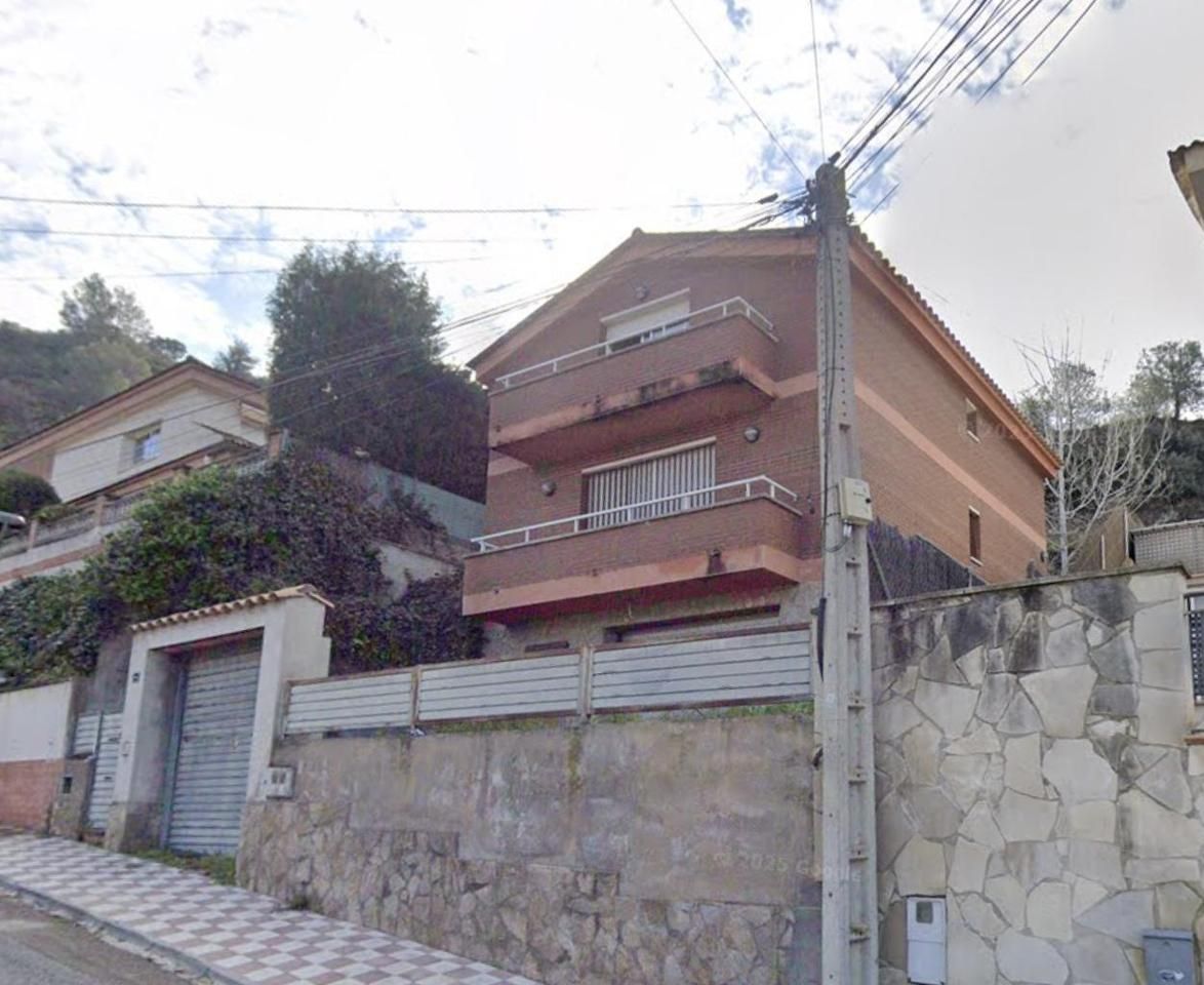 Vista exterior de Casa o xalet en venda en Abrera amb Jardí privat i Terrassa