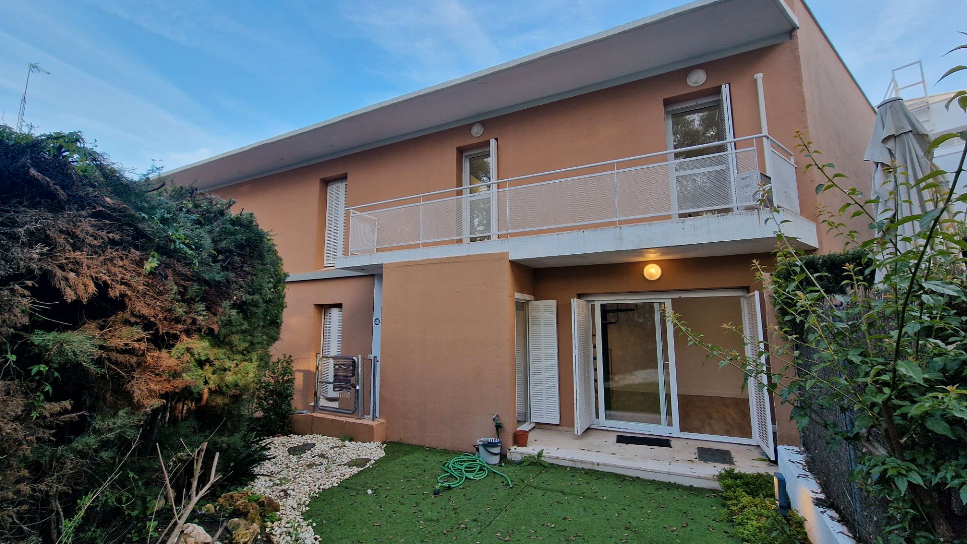 Vista exterior de Dúplex de lloguer en Mairena del Aljarafe amb Aire condicionat i Terrassa