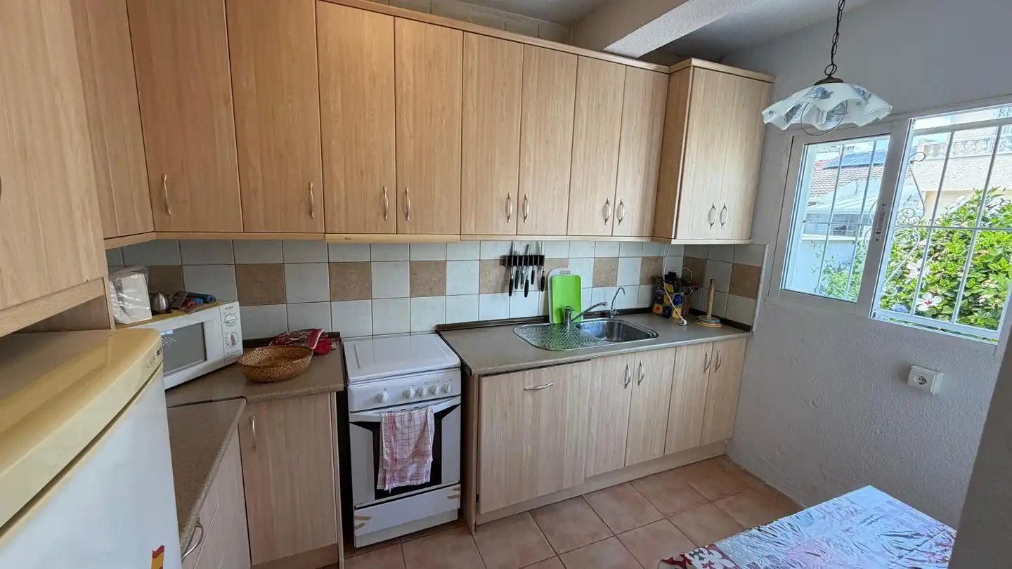 Cocina de Dúplex en venta en Torrevieja con Aire acondicionado, Jardín privado y Terraza