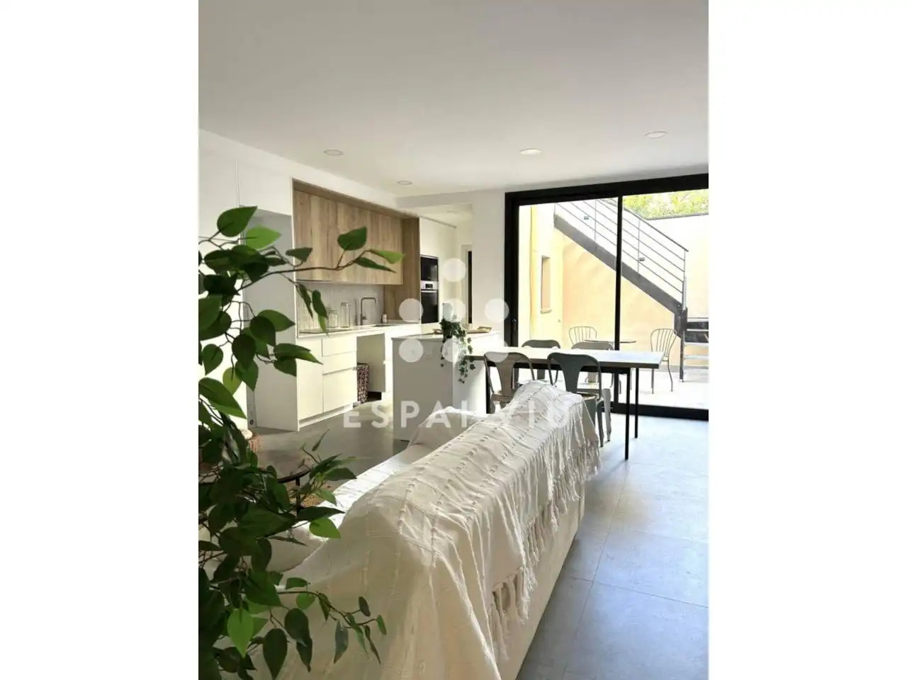 Außenansicht von Haus oder Chalet zum Verkauf in Terrassa mit Klimaanlage, Heizung und Privatgarten