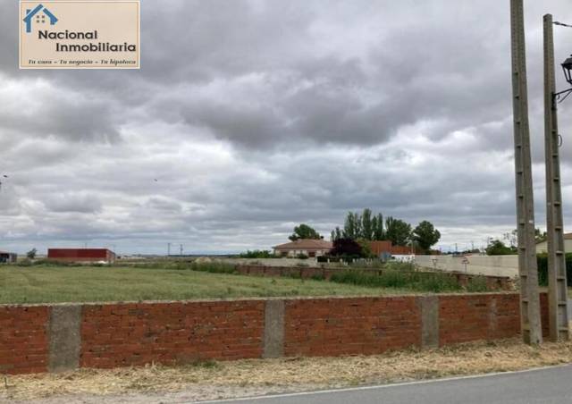 Terreno residencial en Venta en Calle RIO en Montejo de Arévalo