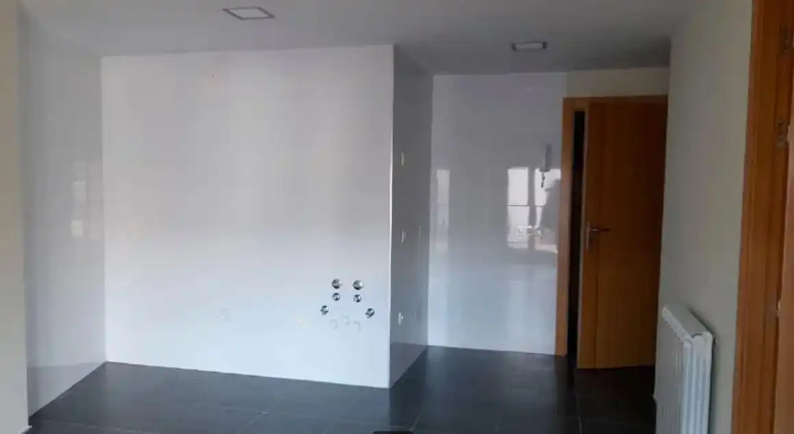 Piso en venta en Puebla de Lillo con Calefacción y Trastero