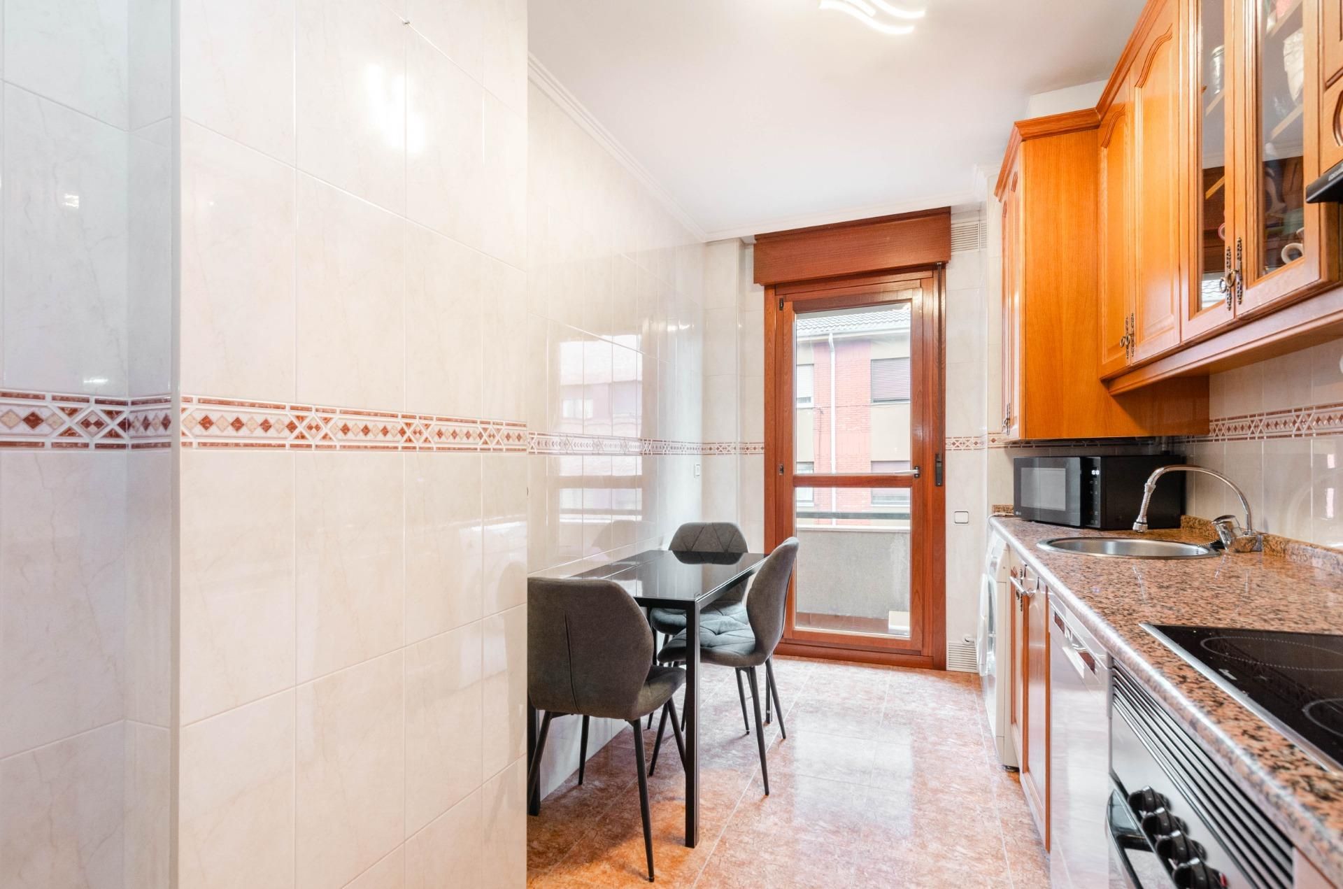 Kitchen of Duplex for sale in Oviedo   with Terrace, Storage room and Balcony