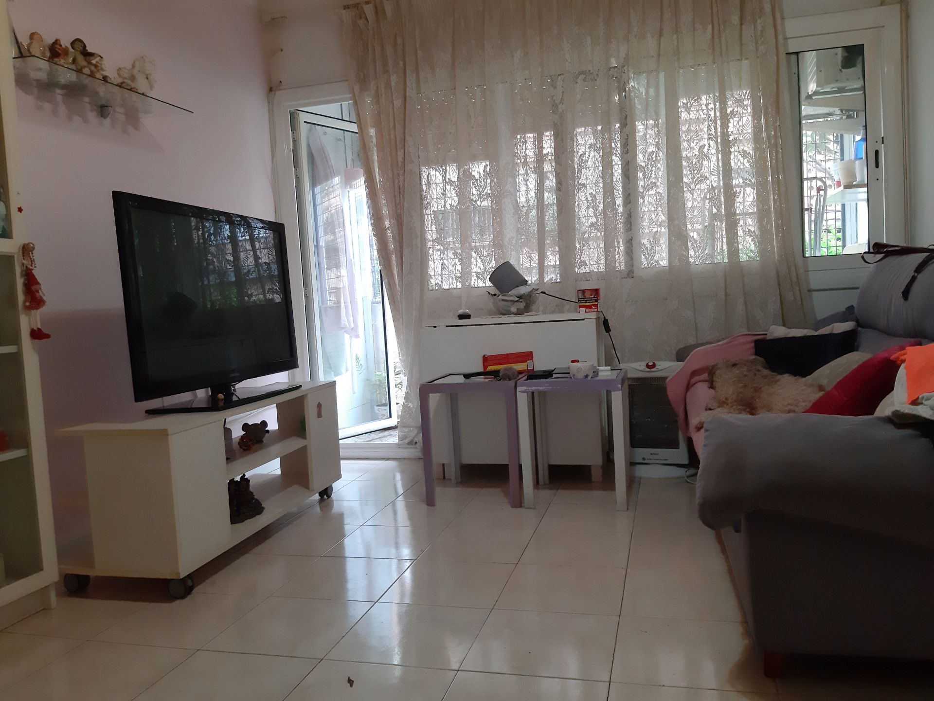 Living room of Flat for sale in Badalona  with Air Conditioner, Private garden and Oven