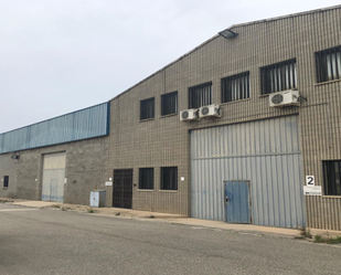 Vista exterior de Nau industrial en venda en Tortosa