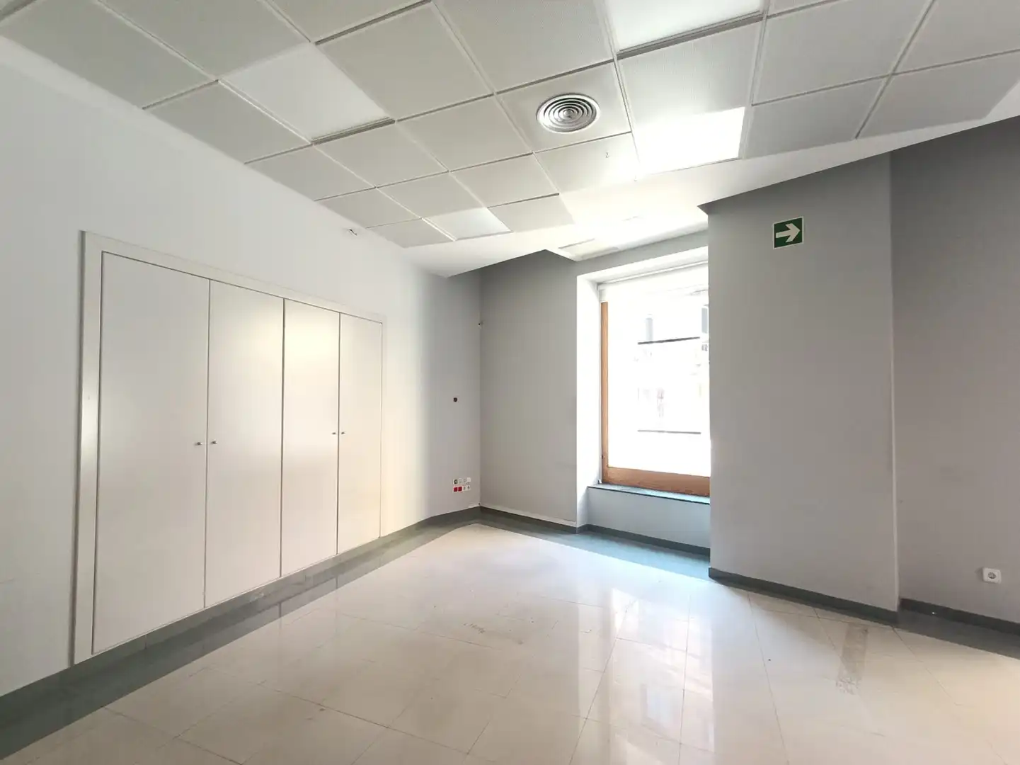 Commercial properties for rent in Oviedo   with Air Conditioner