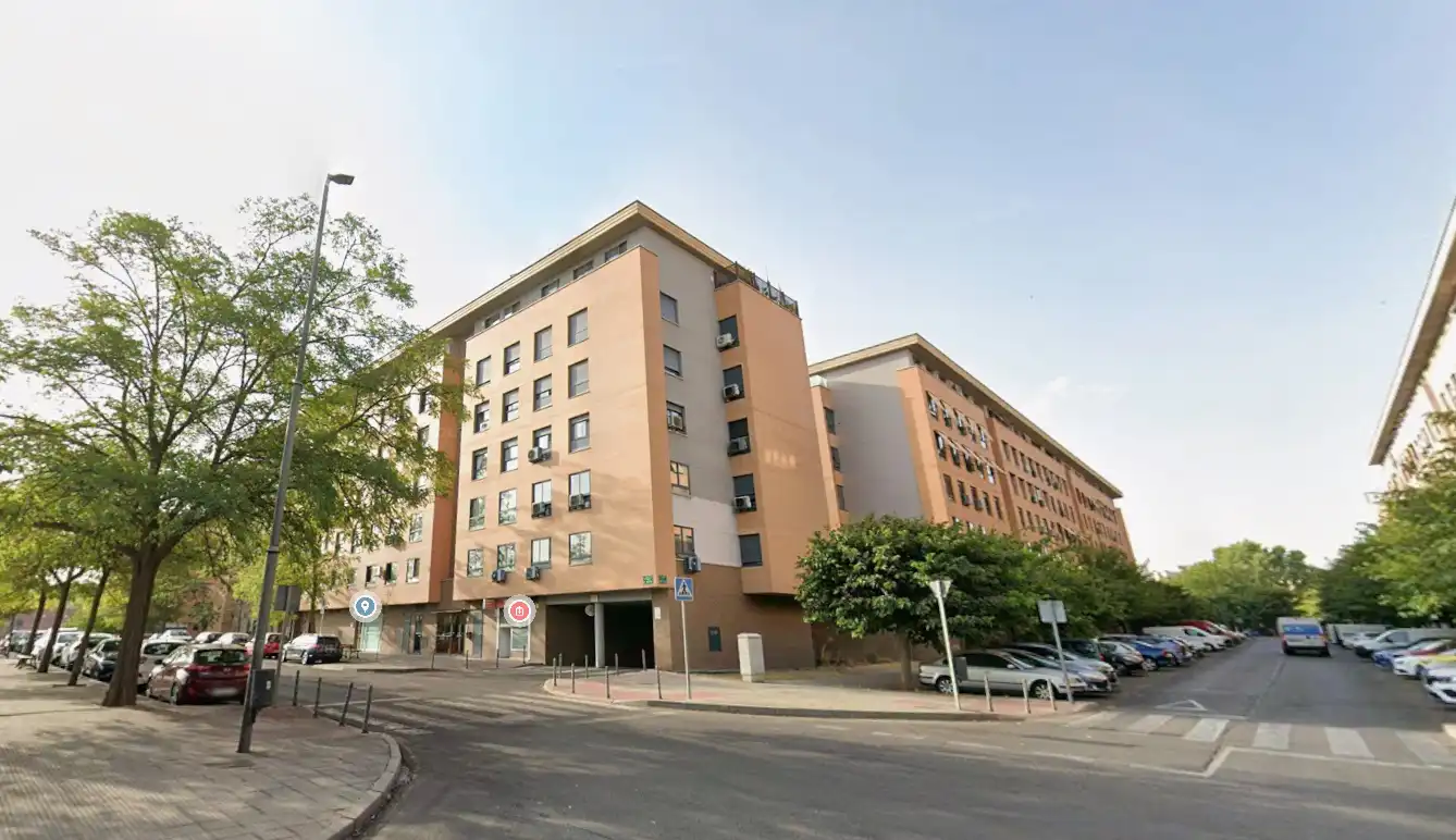 Vista exterior de Àtic en venda en Coslada amb Calefacció, Parquet i Terrassa