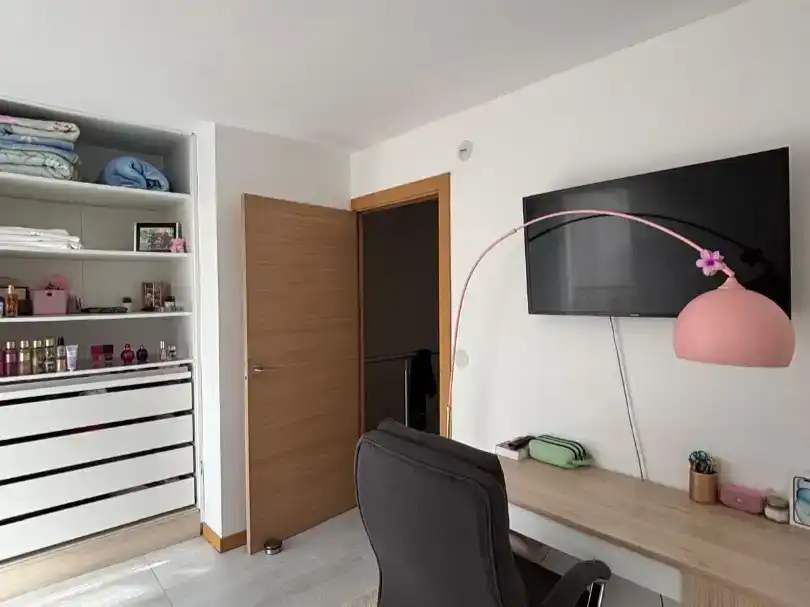 Wohnung zum Verkauf in Marbella mit Klimaanlage, Schwimmbad und Balkon