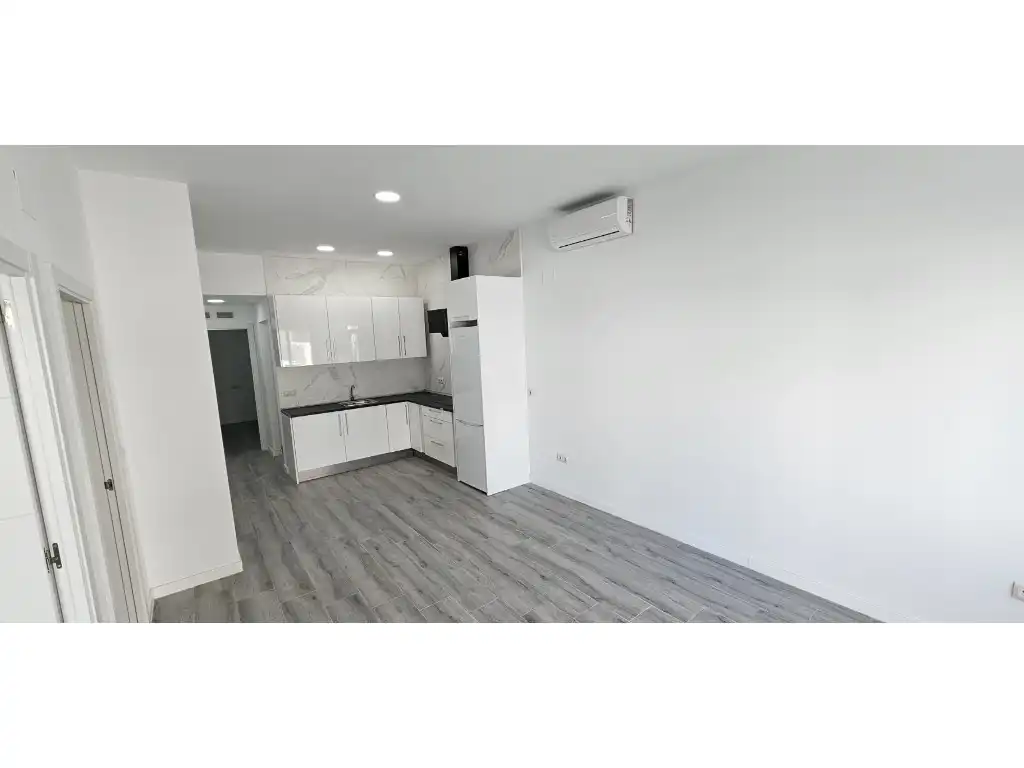 Flat for sale in Calle Miami, 1, La Carihuela - Los Nidos