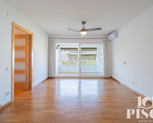 Bedroom of Flat to rent in Sant Cugat del Vallès  with Air Conditioner, Heating and Parquet flooring