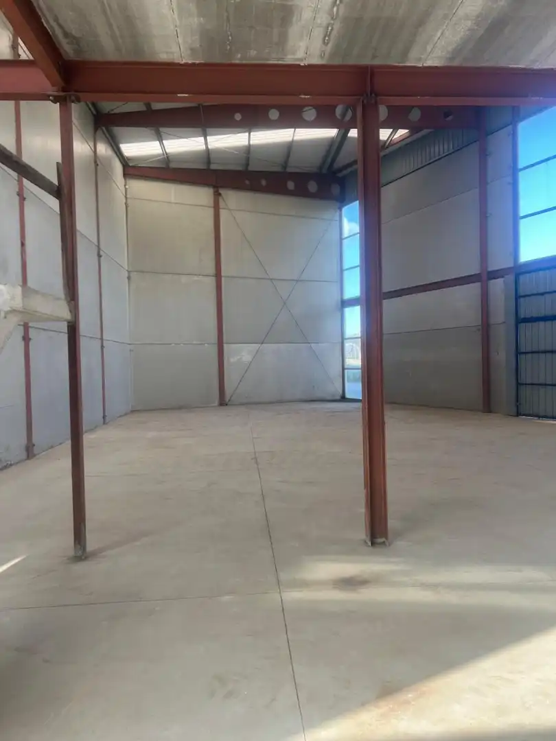 Industrial buildings for rent in Narón