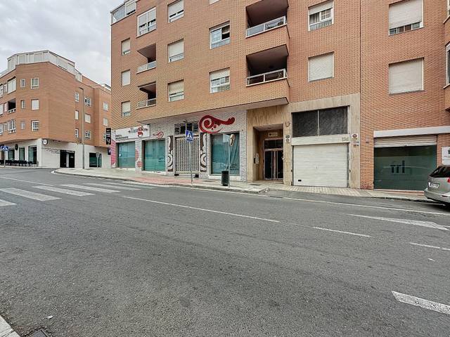 Garaje en Venta en Calle Felipe II en San Luis