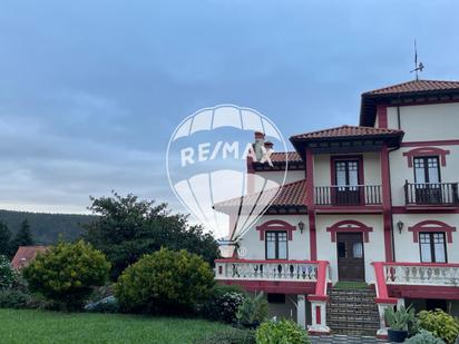 Vista exterior de Casa o xalet en venda en Bárcena de Cicero amb Terrassa