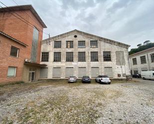 Vista exterior de Nau industrial en venda en Gironella