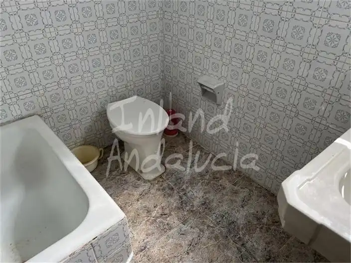Bathroom of Detached homes for sale in Fuente-Tójar  with Storage room and Internet