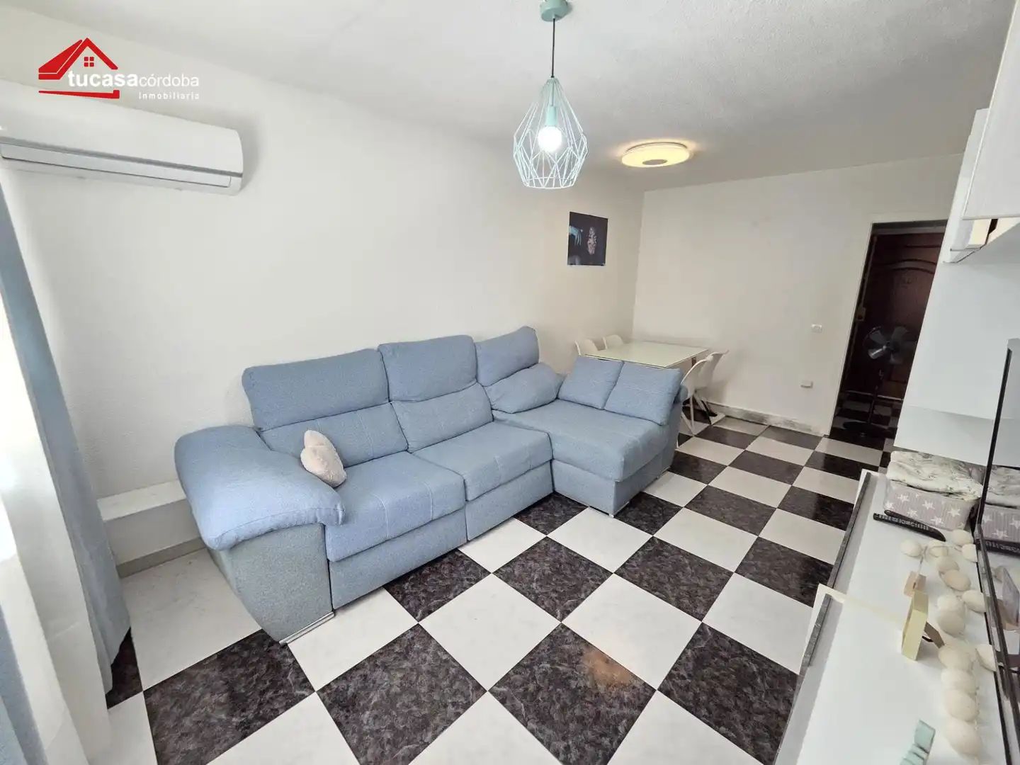 Sala d'estar de Pis en venda en Córdoba amb Aire condicionat i Moblat