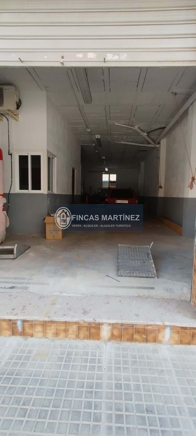 Aparcament de Nau industrial en venda en Cambrils