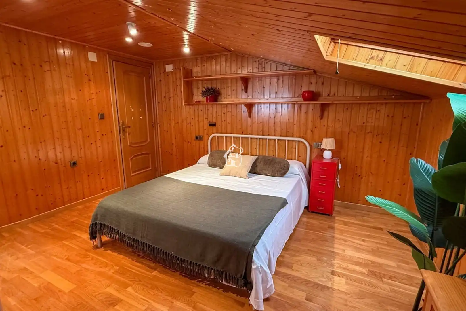Schlafzimmer von Dachboden zur Miete in Torrevieja mit Klimaanlage, Privatgarten und Terrasse
