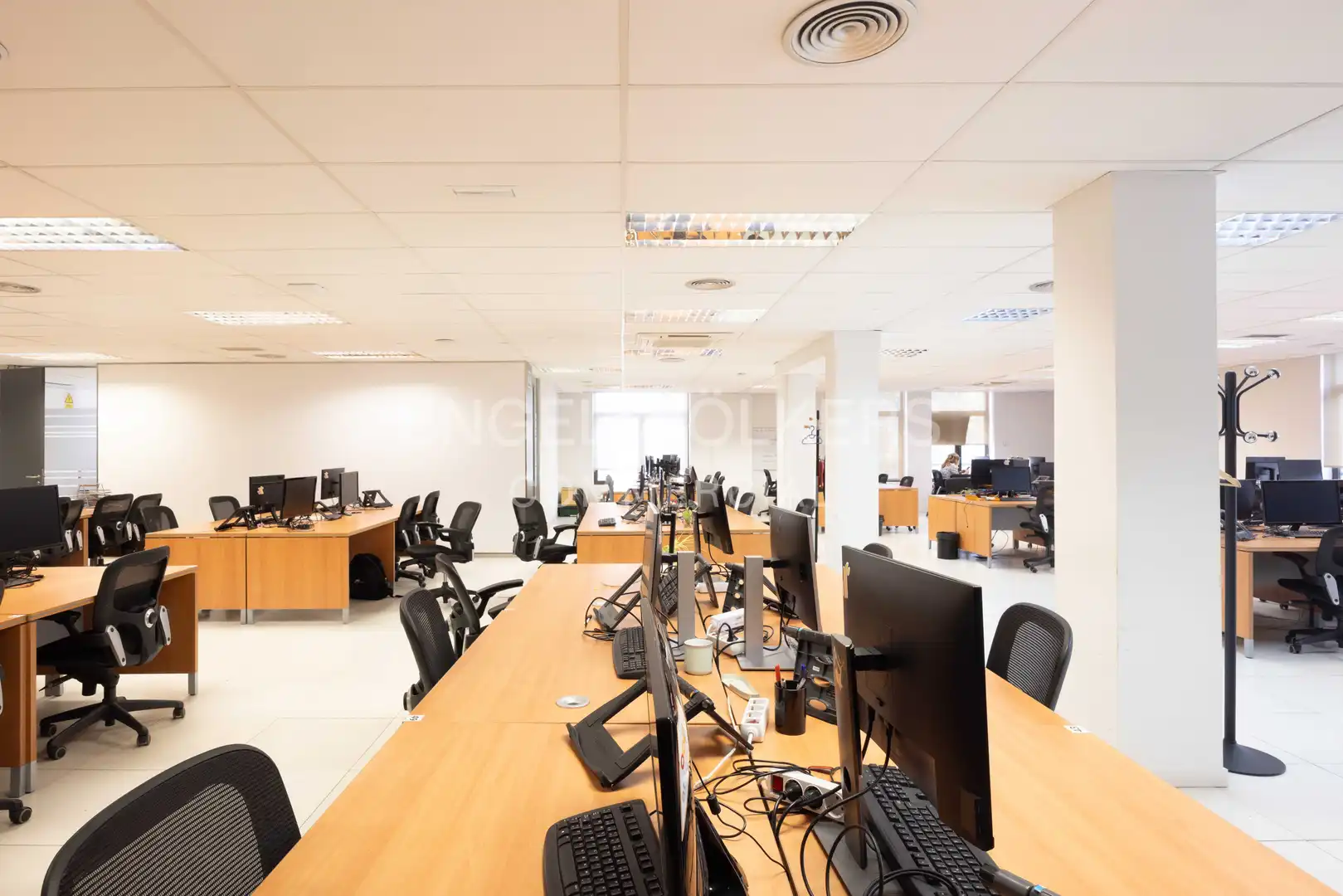 Office for rent in Barcelona  with Air Conditioner
