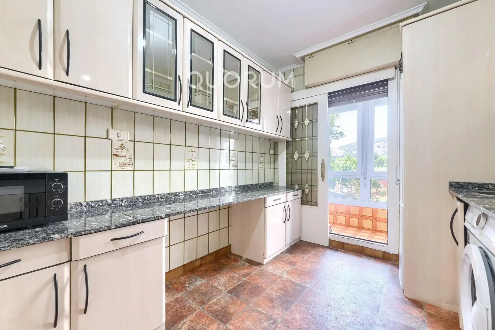 Cocina de Piso en venta en Barakaldo  con Calefacción, Terraza y Balcón