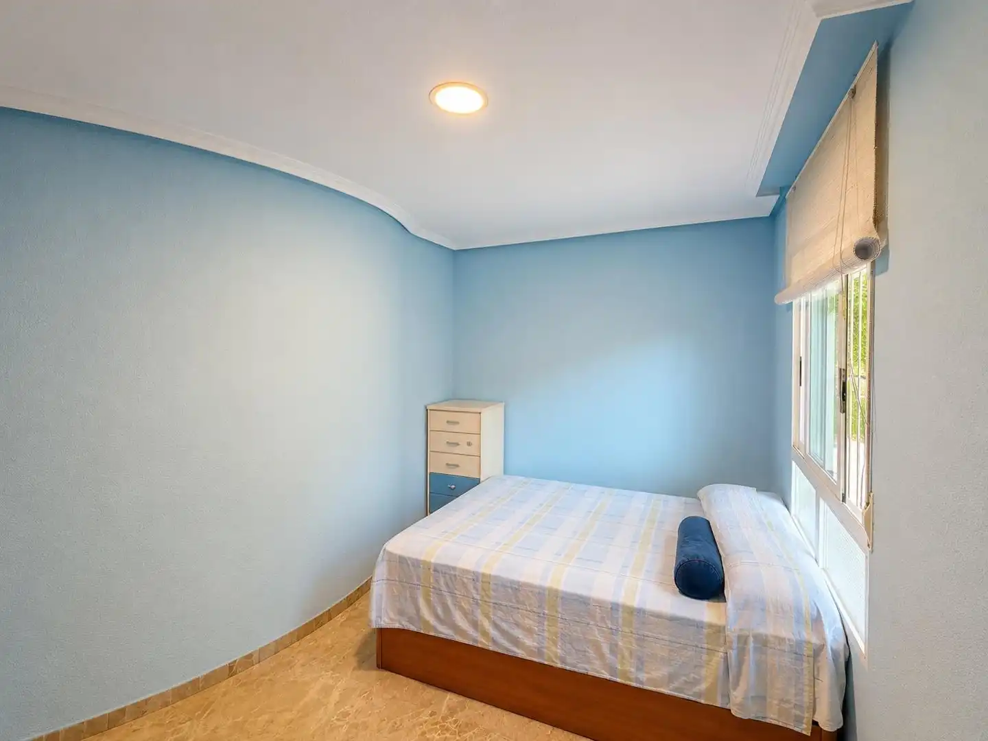 Habitación de Planta baja en venta en Alicante / Alacant con Terraza y Trastero