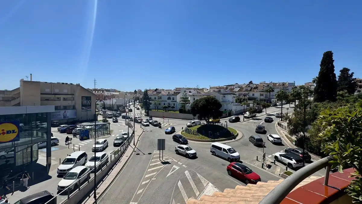 Vista exterior de Àtic en venda en Fuengirola amb Aire condicionat, Moblat i Piscina comunitària