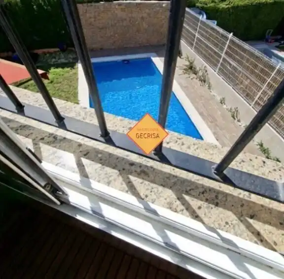 Piscina de Casa o chalet en venta en Paterna con Aire acondicionado, Calefacción y Jardín privado