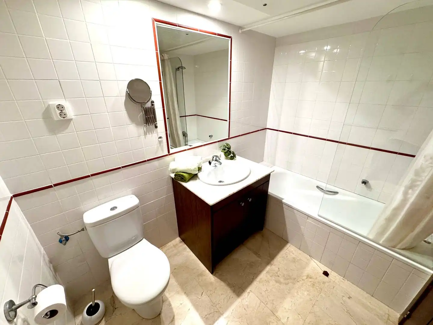 Bany de Apartament en venda en Torrevieja amb Aire condicionat, Calefacció i Jardí privat