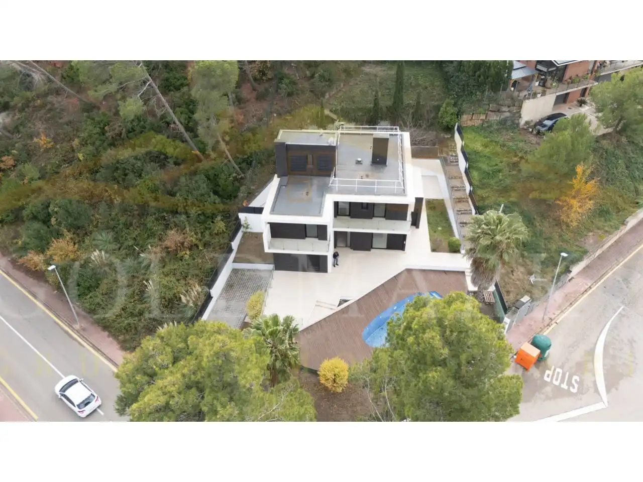 Vista exterior de Casa o xalet en venda en Corbera de Llobregat amb Aire condicionat, Calefacció i Jardí privat