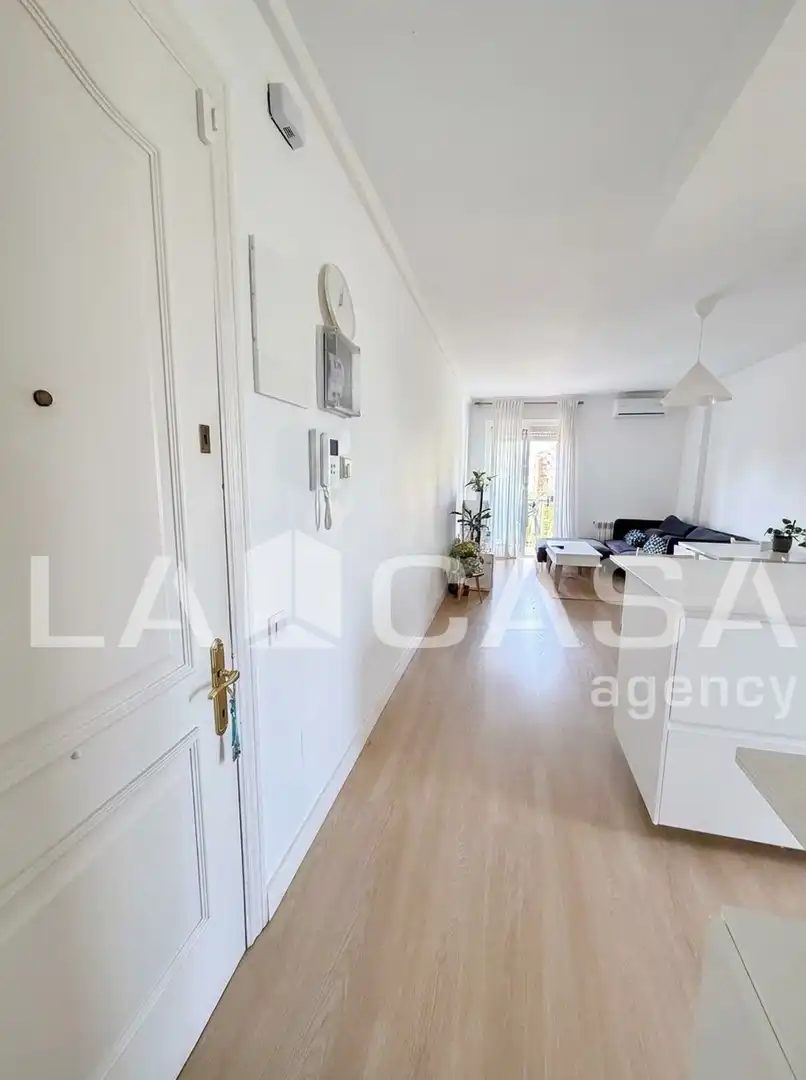 Living room of Flat for sale in Barcelona  with Balcony