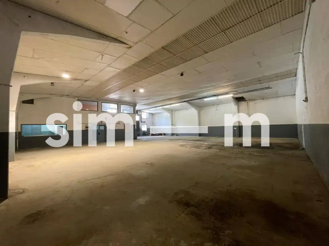 Industrial buildings for rent in Vic