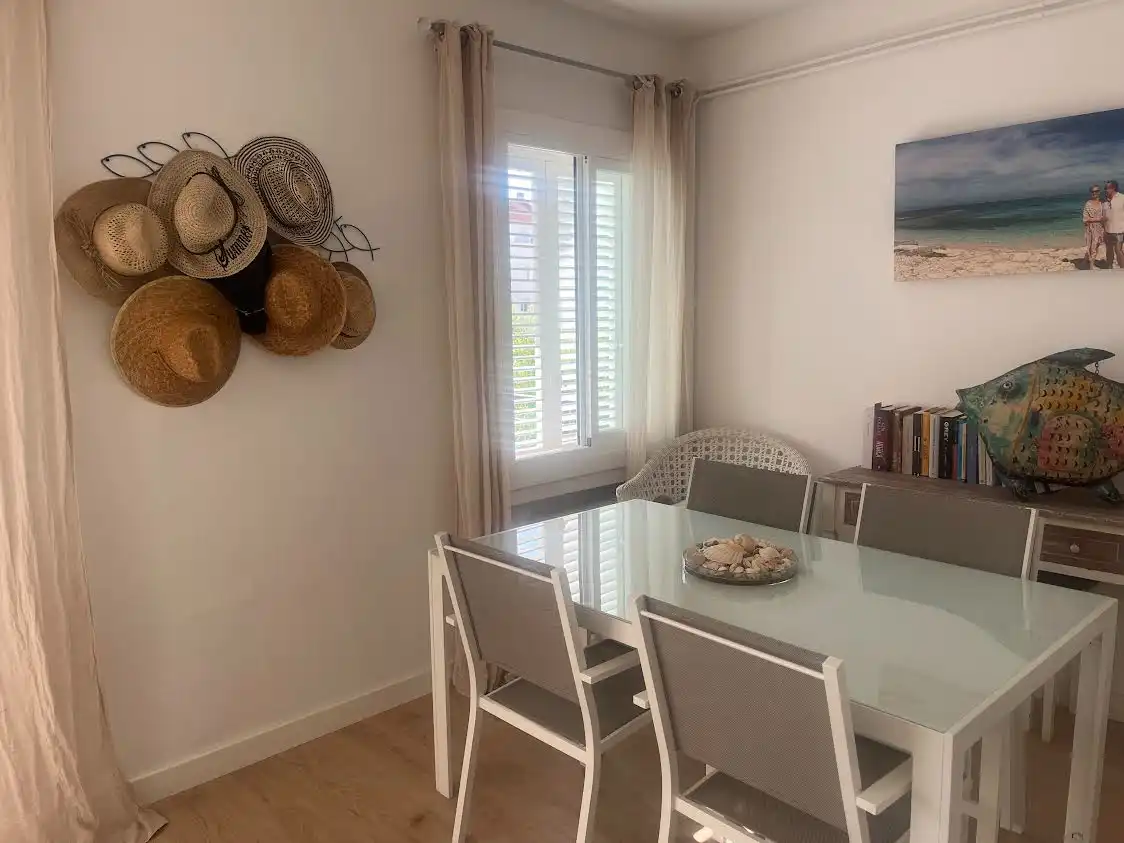 Comedor de Apartamento de alquiler en Sitges con Calefacción, Jardín privado y Terraza