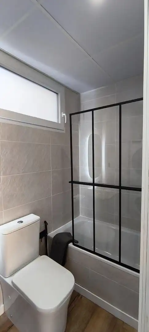 Bathroom of Flat for sale in Elche / Elx  with Air Conditioner and Furnished